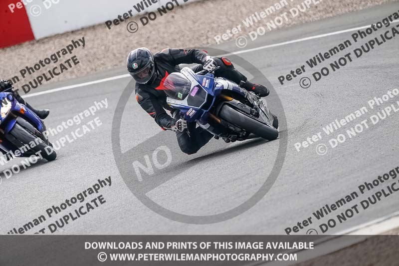 donington no limits trackday;donington park photographs;donington trackday photographs;no limits trackdays;peter wileman photography;trackday digital images;trackday photos